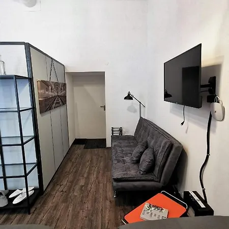 Industrial Am Neuen Dom Apartment *