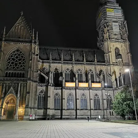 Апартаменти Industrial Am Neuen Dom Лінц